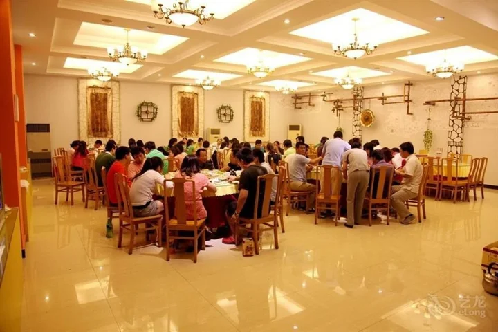 Циньхуандао: Jinhai Hotel (No. 3 Building)