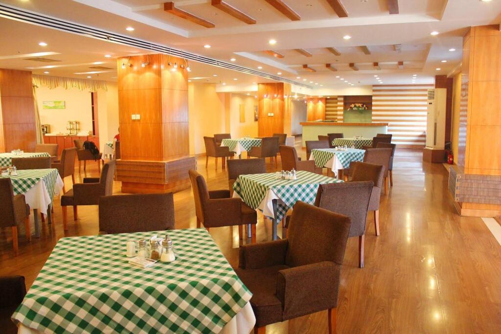 Vienna Classic Hotel (Hengtong Fortune Center Store) — фото 5