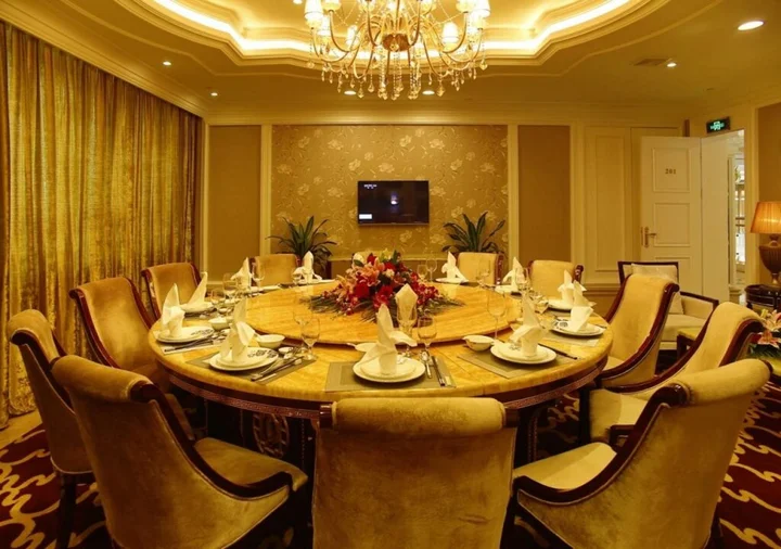 Наньнин: Golden Bauhinia International Hotel