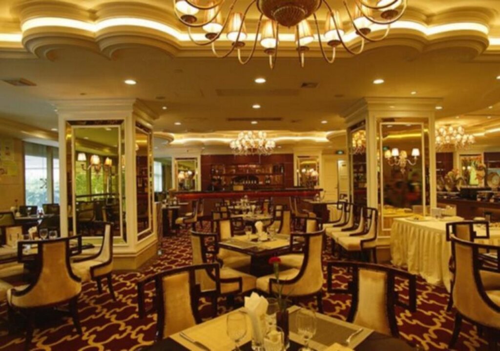 Наньнин: Golden Bauhinia International Hotel
