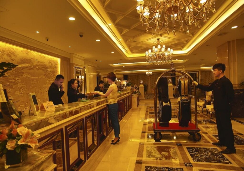 Наньнин: Golden Bauhinia International Hotel