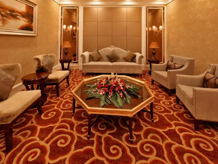 Наньнин: Golden Bauhinia International Hotel