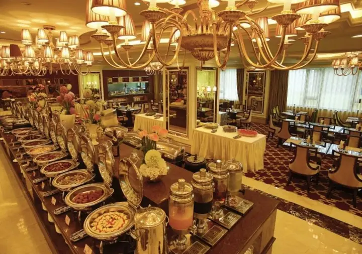 Наньнин: Golden Bauhinia International Hotel