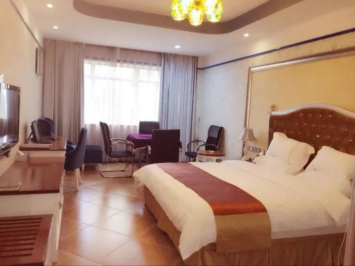 Чэнду: Longjinwan Holiday Hotel