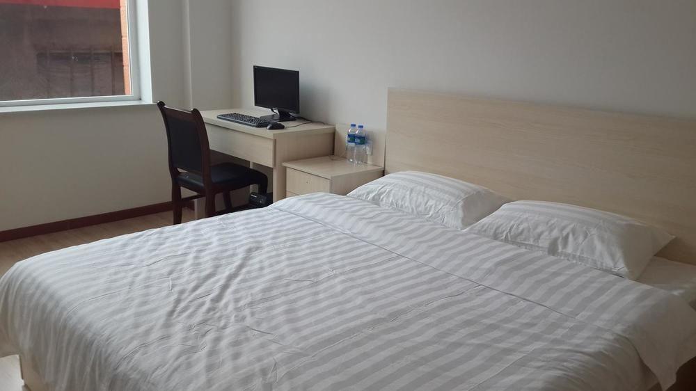 Далянь: XinHai Hotel