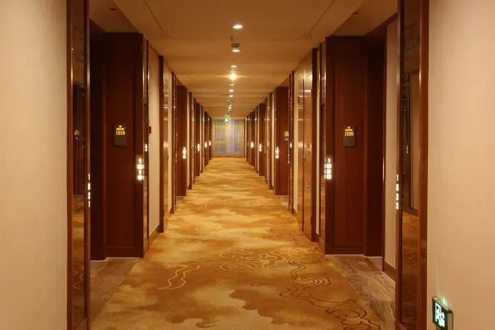 Синин: Sapphire Hotel
