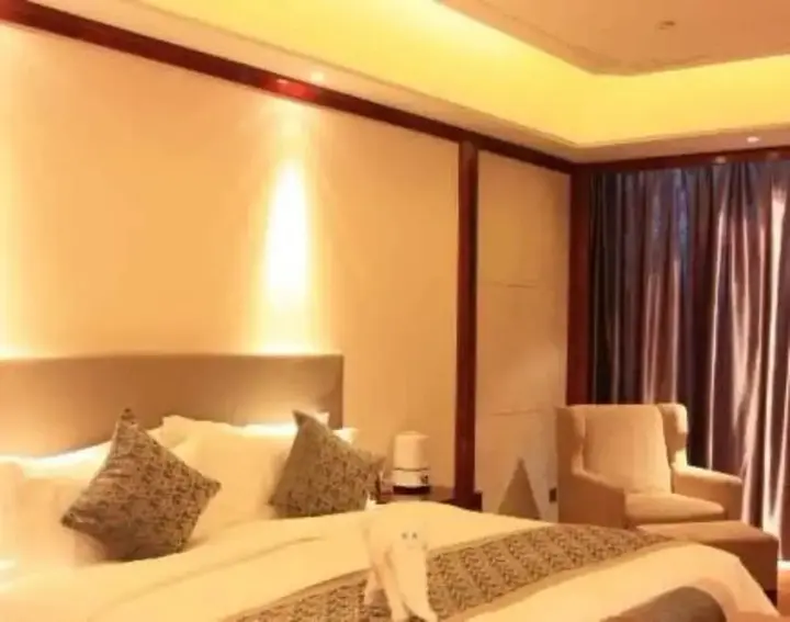 Синин: Sapphire Hotel