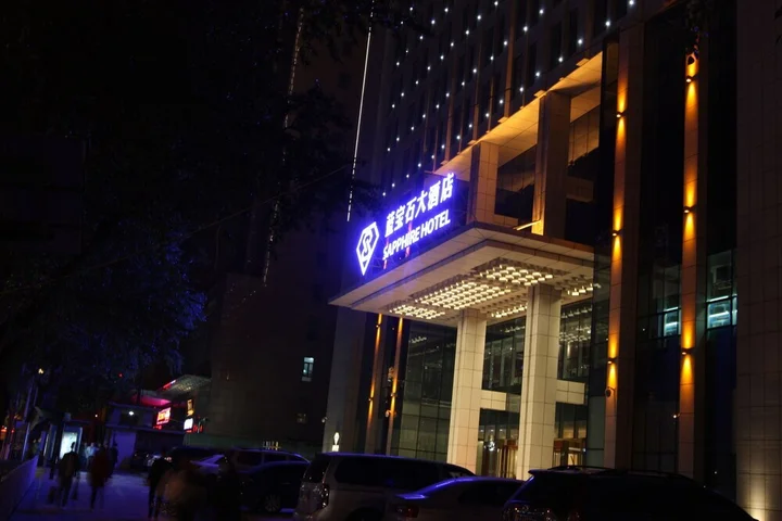Синин: Sapphire Hotel
