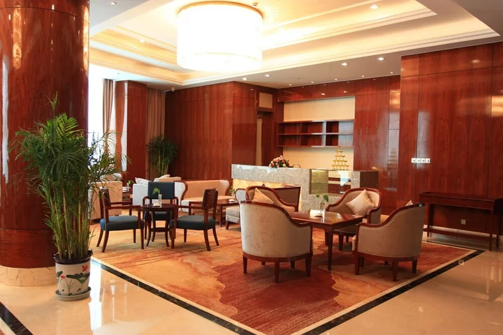 Синин: Sapphire Hotel