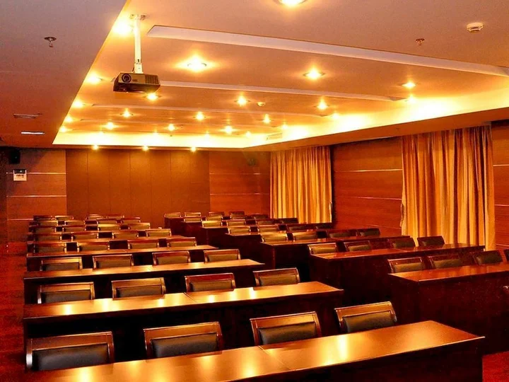 Ханчжоу: Zhejiang University of Media and Communications International Exchange