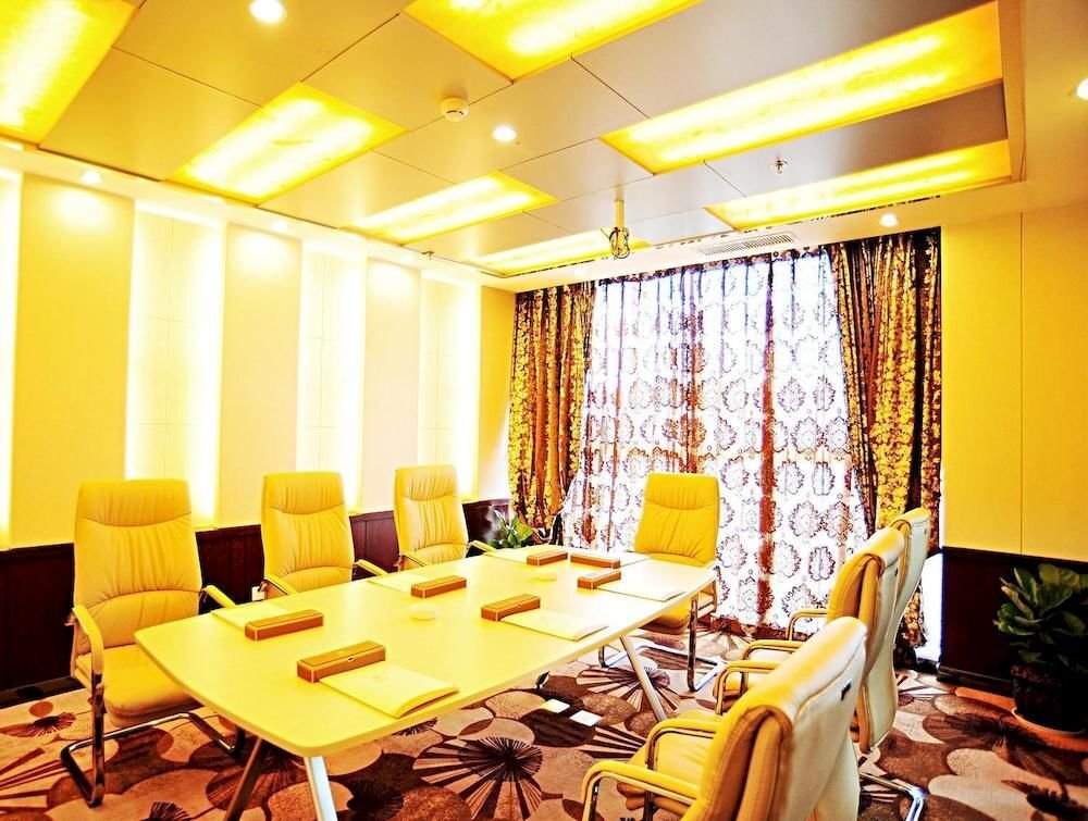 Куньмин: Dingyi Grand Hotel