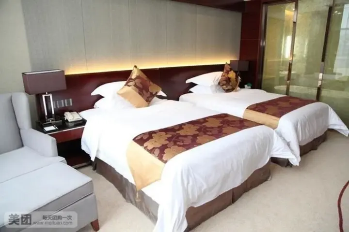 Чэнду: Hollyston Hotel (Chengdu Jinhua Wanda)
