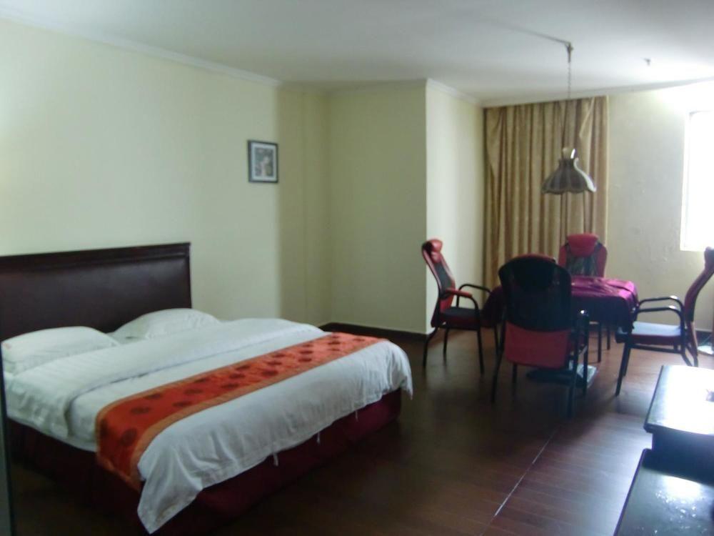 Гуанчжоу: Dongxing Hotel