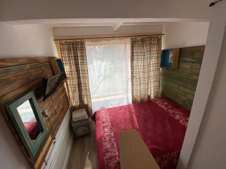 Звенигород: Отель Каморка с Лежанкой у Окна