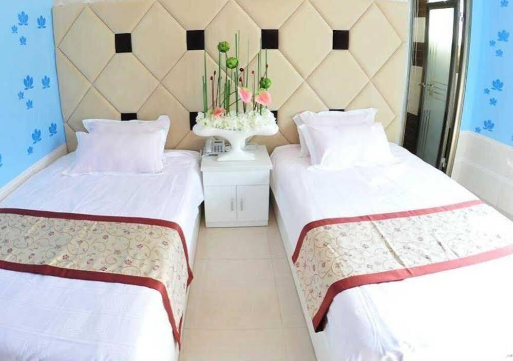 carousel image 3