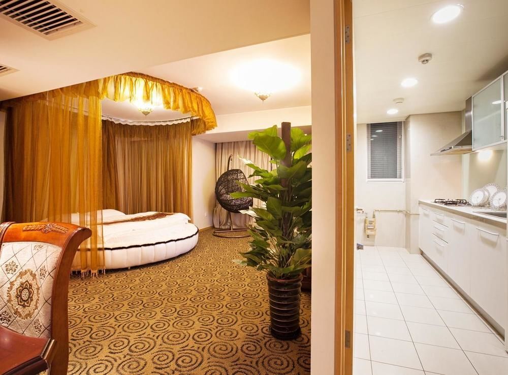 Пекин: Shiyu Round-bed Theme Service Apartment
