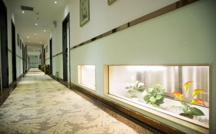 Джиангме: Guangdong Hotel