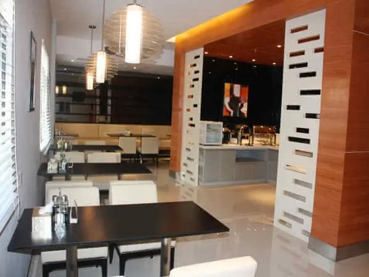 Куньмин: Jinjiang Inn Kunming Chenggong Square Dounan Huahui Hotel