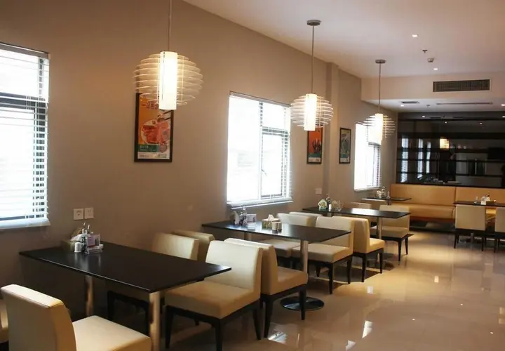 Куньмин: Jinjiang Inn Kunming Chenggong Square Dounan Huahui Hotel