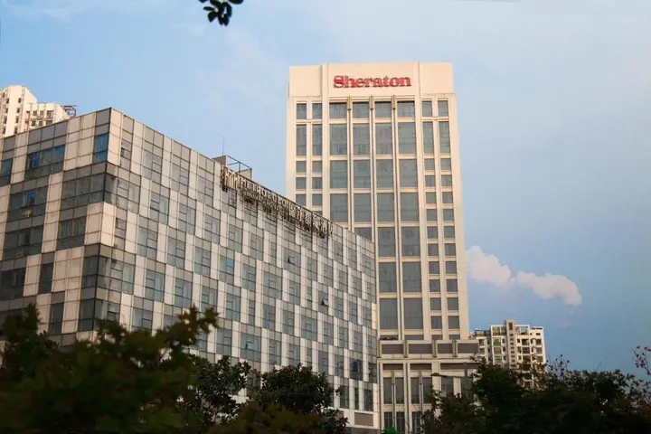 Чжэньцзян: Jinjiang Metropolo Zhenjiang Railway Station Wanda Plaza