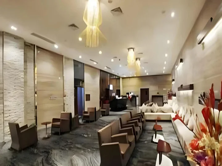 Чжэньцзян: Jinjiang Metropolo Zhenjiang Railway Station Wanda Plaza