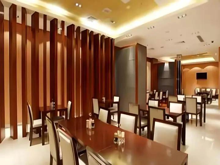 Чжэньцзян: Jinjiang Metropolo Zhenjiang Railway Station Wanda Plaza