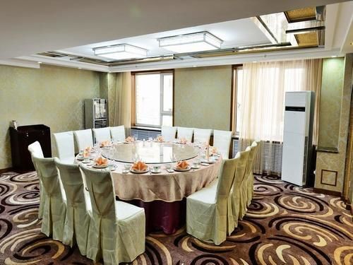 Далянь: Dalian Railway Hotel