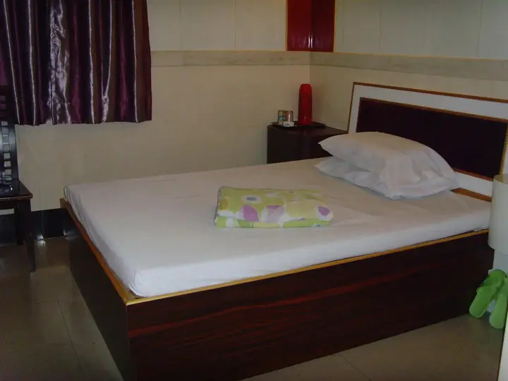 Коулун: Long Yuen Hotel