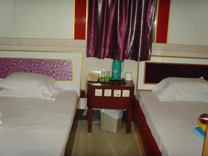Коулун: Long Yuen Hotel