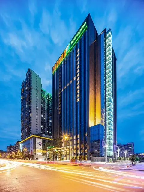 Neijiang: Holiday Inn Neijiang Riverside by IHG