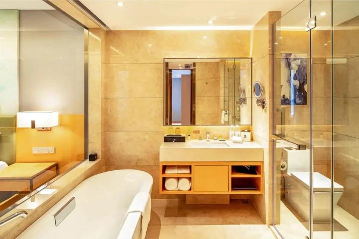 Neijiang: Holiday Inn Neijiang Riverside by IHG