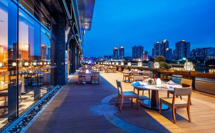 Neijiang: Holiday Inn Neijiang Riverside by IHG