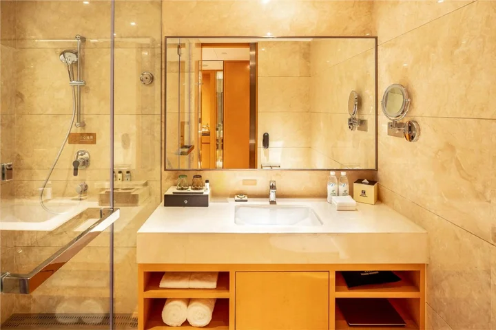 Neijiang: Holiday Inn Neijiang Riverside by IHG