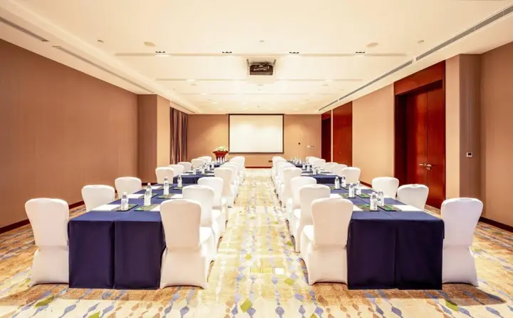 Neijiang: Holiday Inn Neijiang Riverside by IHG