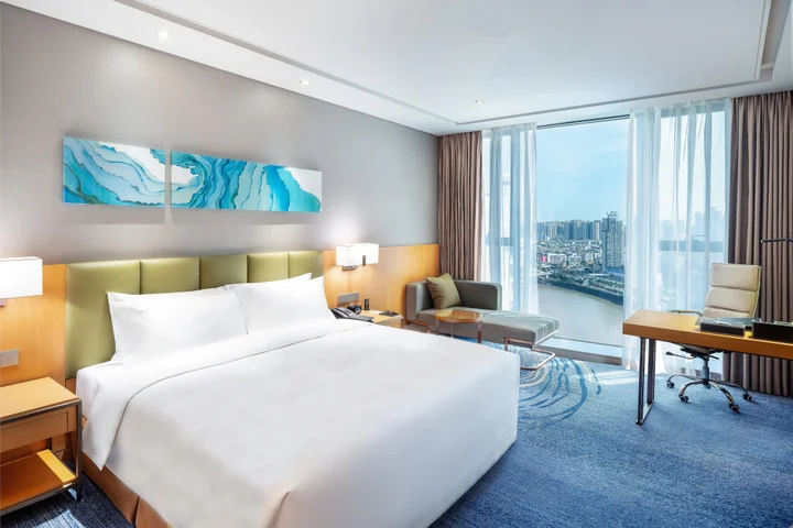 Neijiang: Holiday Inn Neijiang Riverside by IHG