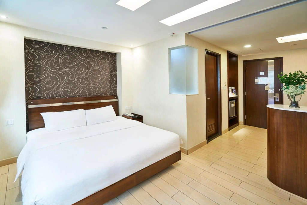 Коулун: Pop Inn Mong Kok
