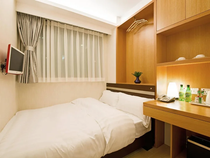 Коулун: Pop Inn Mong Kok