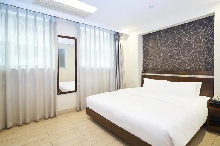 Коулун: Pop Inn Mong Kok
