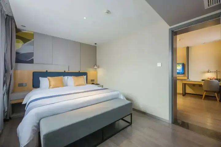 Чанша: Homeinn Selected Hotel (Changsha Xindaxin Wu Yi Square Subway Station)