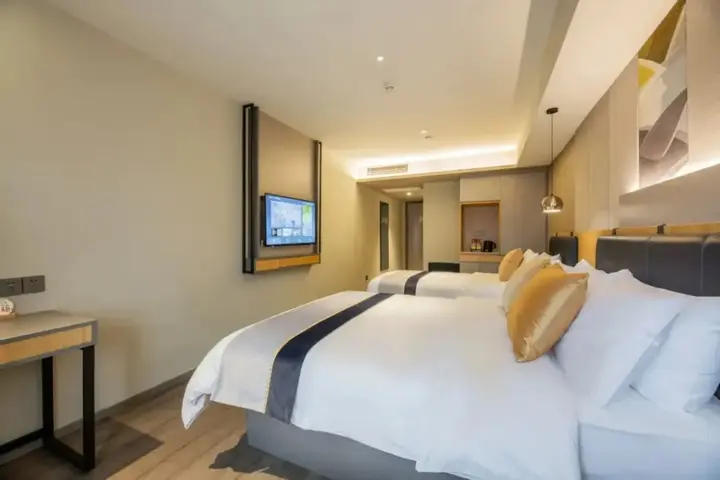 Чанша: Homeinn Selected Hotel (Changsha Xindaxin Wu Yi Square Subway Station)