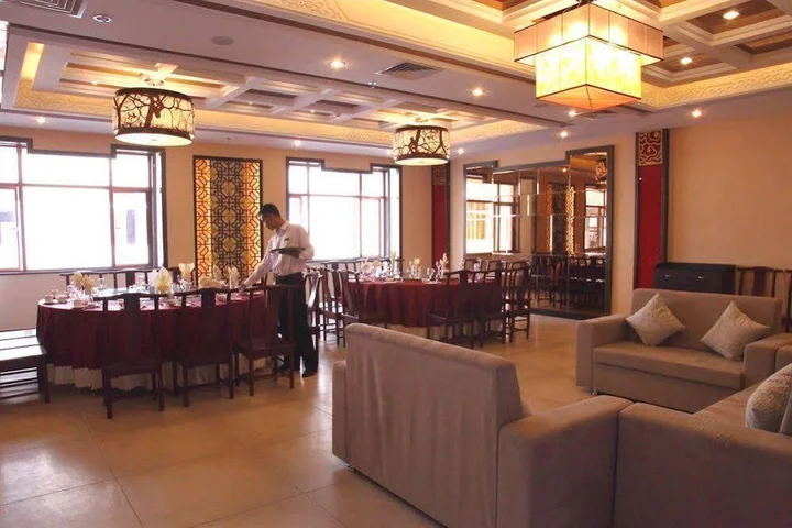 Гуйлинь: Guilin Dan Xia Hot Spring