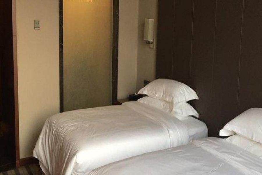 Фошань: Days Hotel Huanan