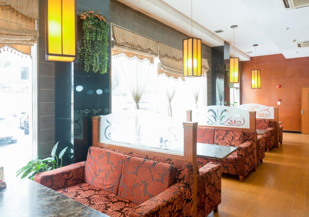 Шэньчжэнь: Harmony Business Hotel