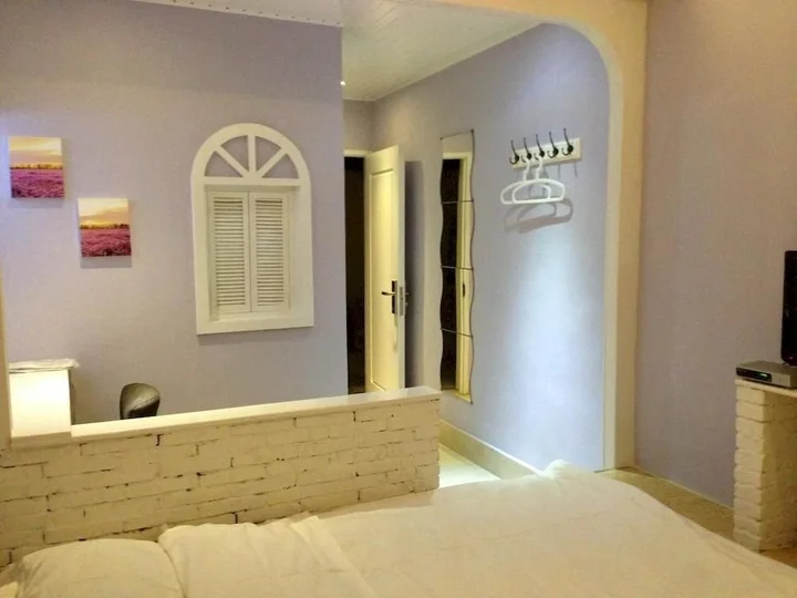 Цзясинь: Moonlight Bay Inn