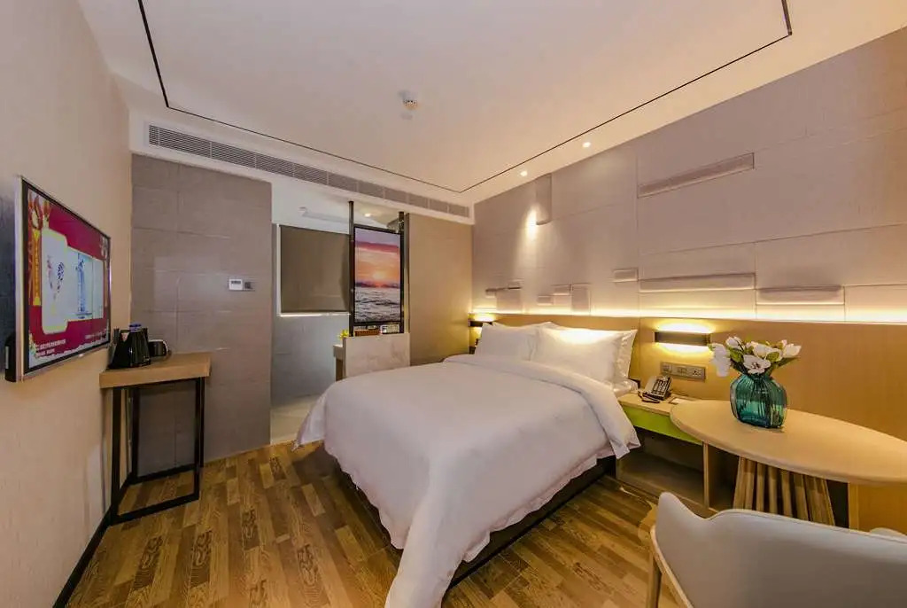 Сямынь: Days Inn by Wyndham Business Place Xiamen Ludao