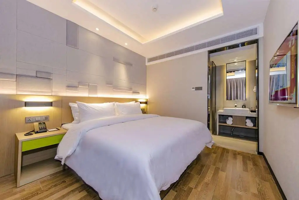 Сямынь: Days Inn by Wyndham Business Place Xiamen Ludao