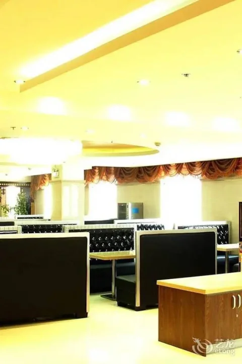 Куньмин: Kunming He Ri Jun Hotel