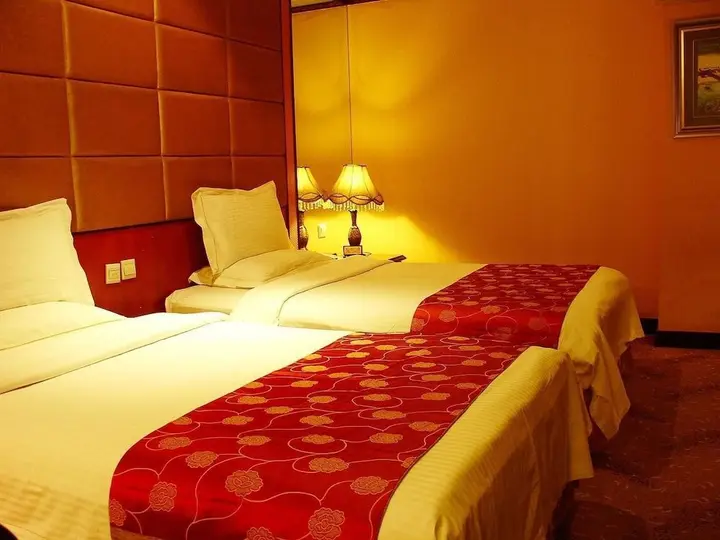 Куньмин: Kunming He Ri Jun Hotel