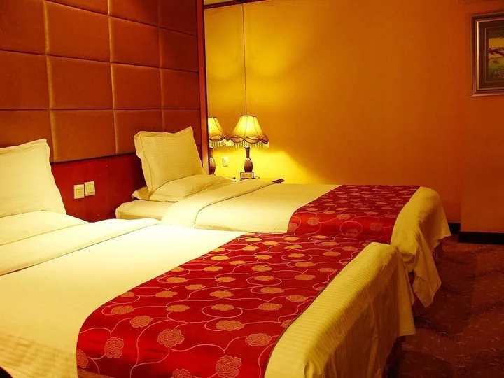 Куньмин: Kunming He Ri Jun Hotel