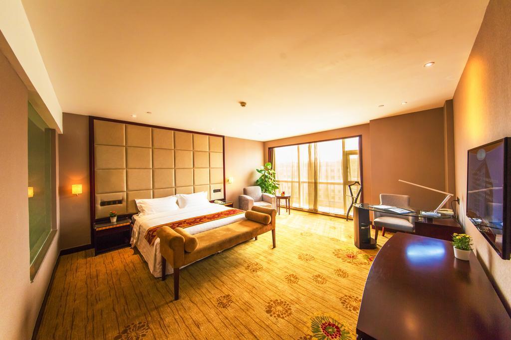Яньтай: Yantai Meiya International ApartHotel (Previous Ramada Plaza)